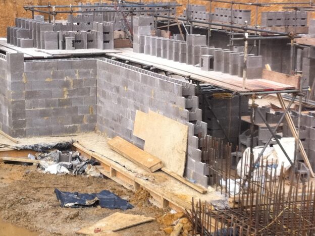 Traditional Procurement or Design & Build? Making the right choice.